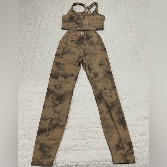 Women’s legging set - Picture 1 of 3